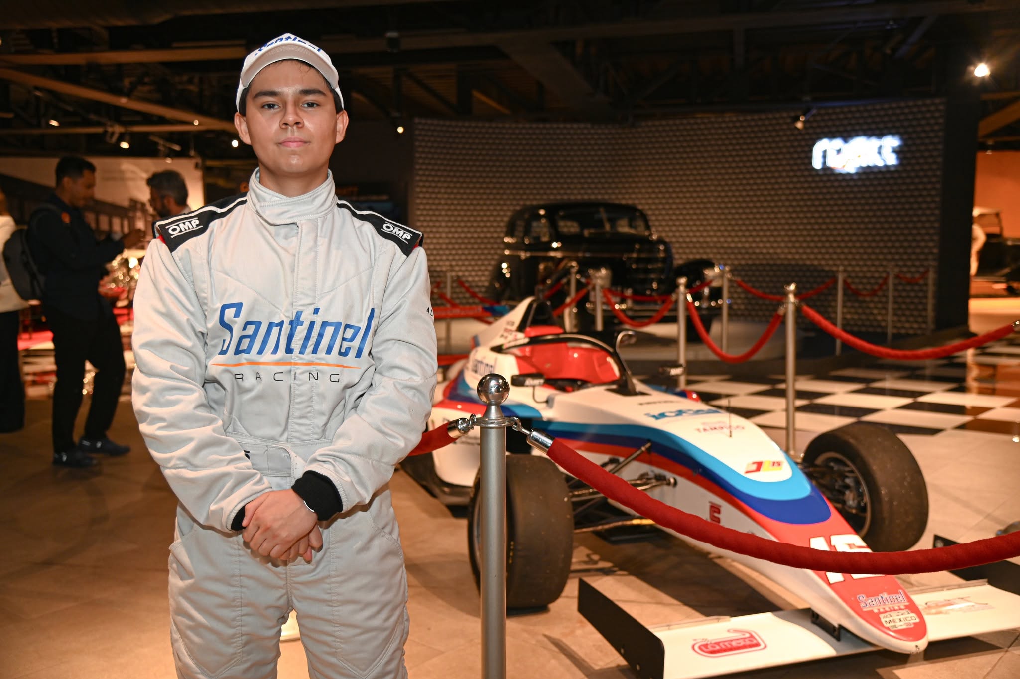 Foto Exhibición del F4